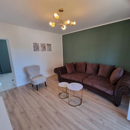 Apartment With View On City Marine 자다르 외부 사진