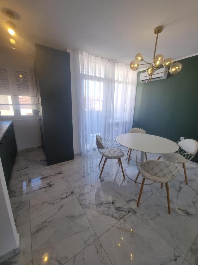 Apartment With View On City Marine 자다르 외부 사진