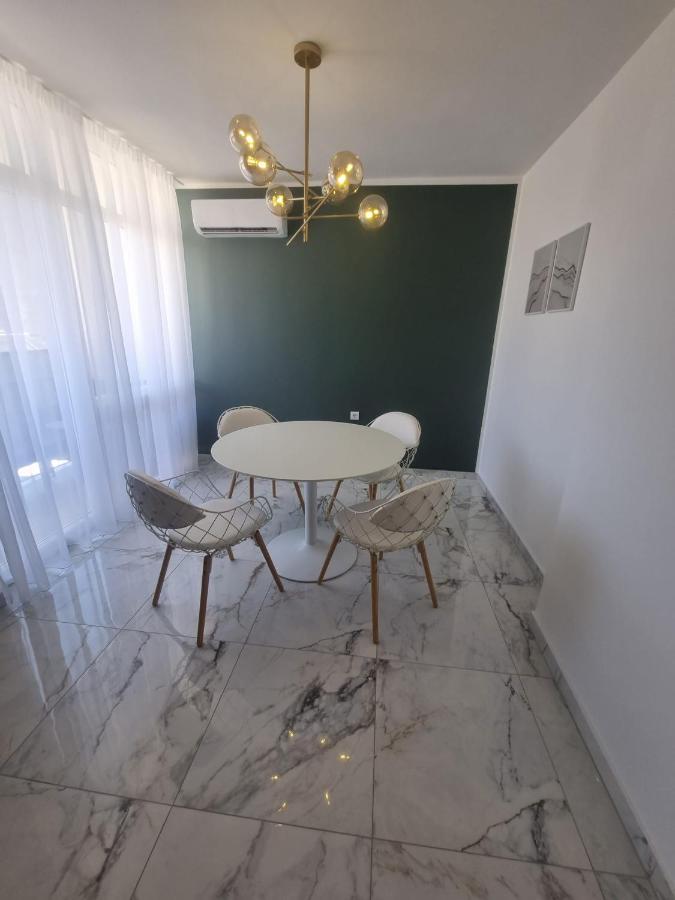 Apartment With View On City Marine 자다르 외부 사진