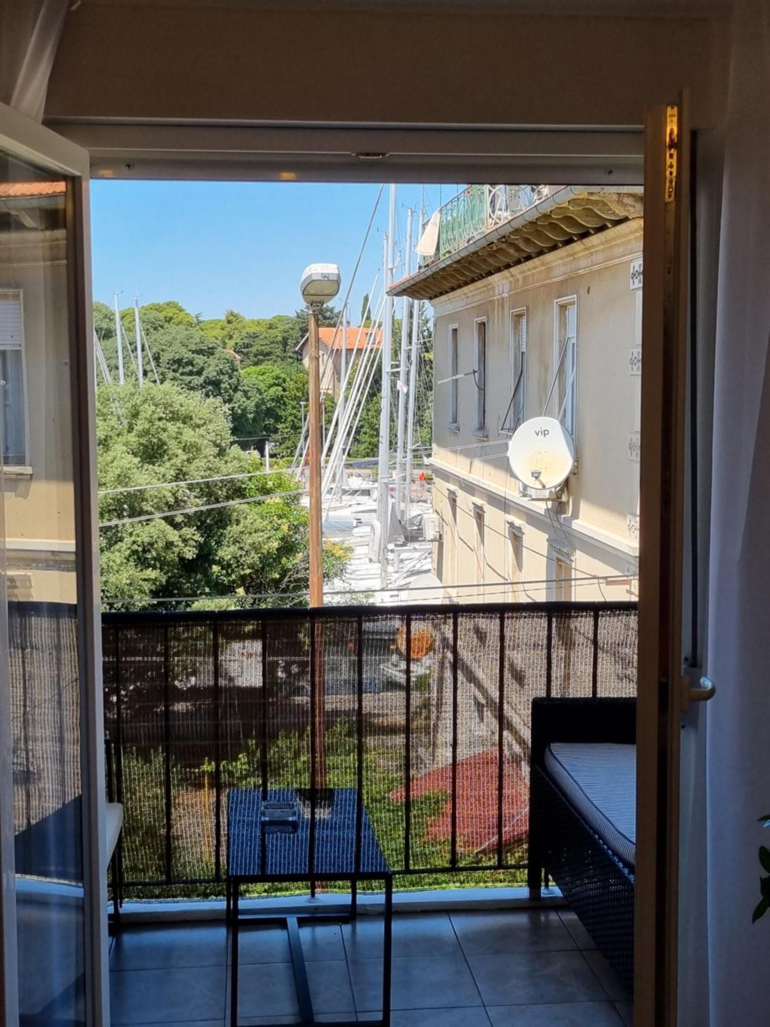 Apartment With View On City Marine 자다르 외부 사진