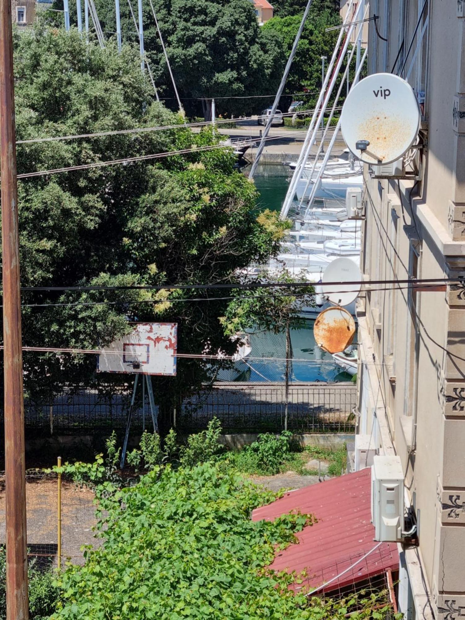 Apartment With View On City Marine 자다르 외부 사진